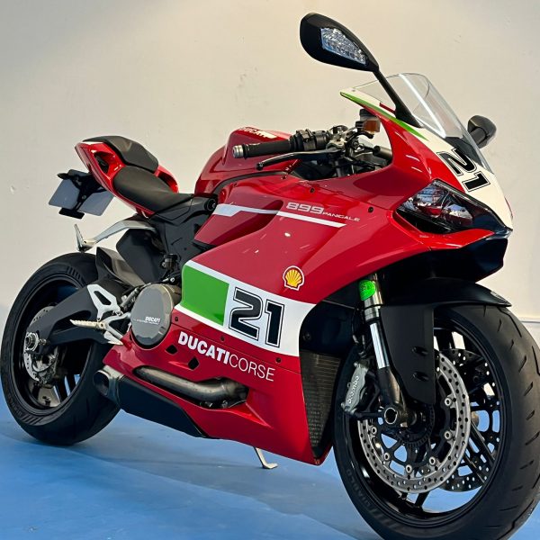 Alternative view of DUCATI PANIGALE 899 2014