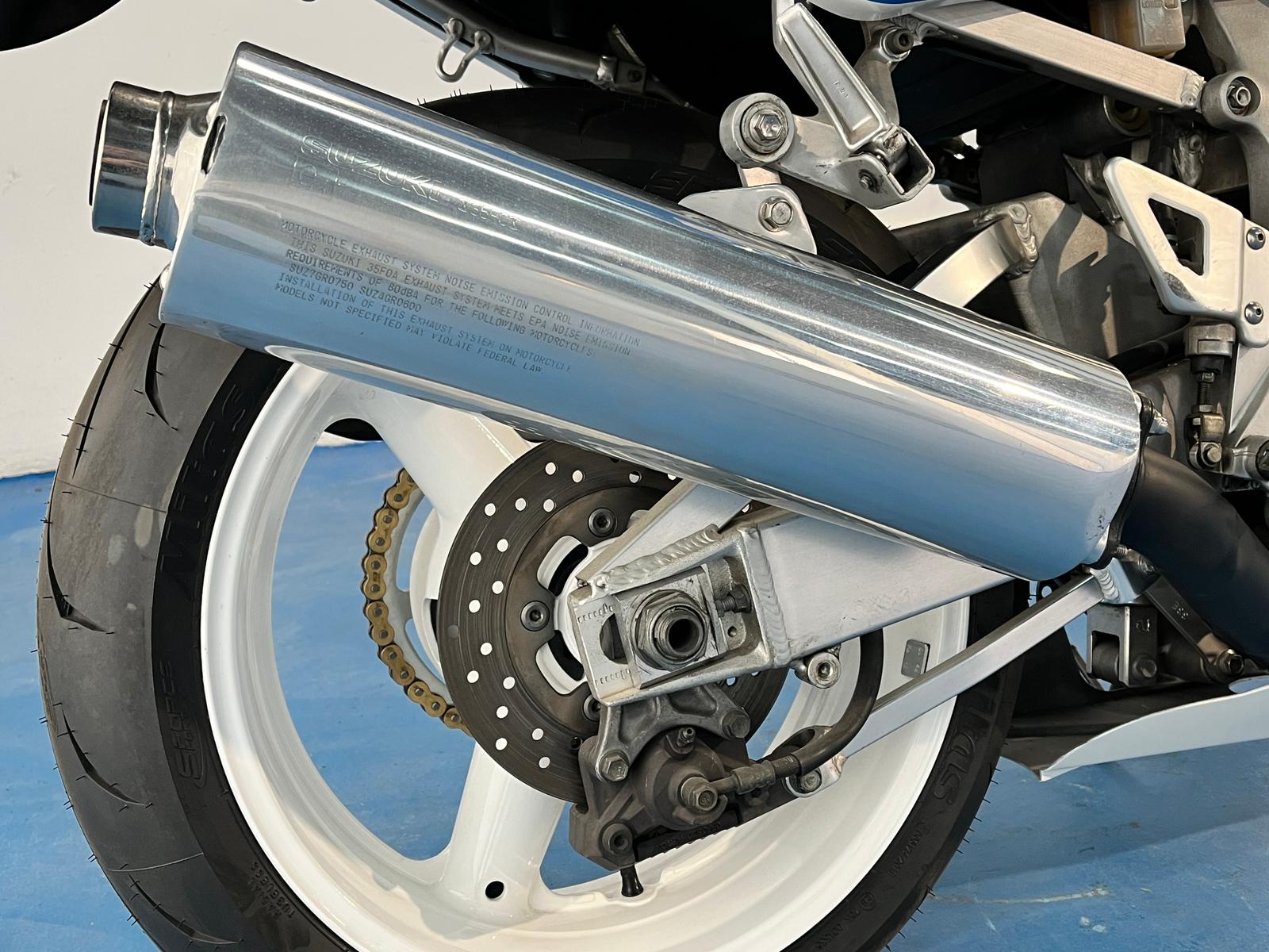 SUZUKI GSXR 750 SRAD - Imagen 18