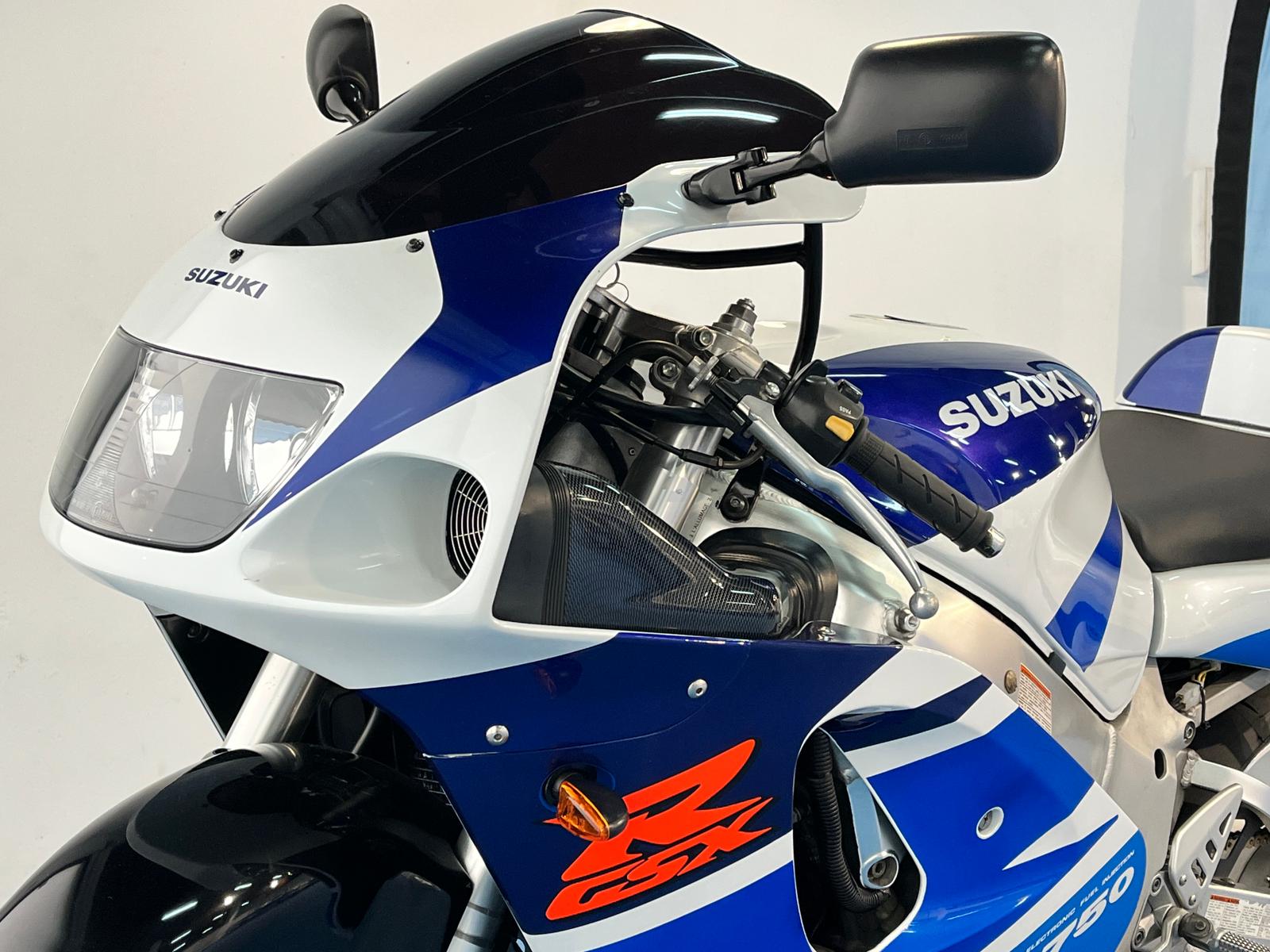 SUZUKI GSXR 750 SRAD - Imagen 29