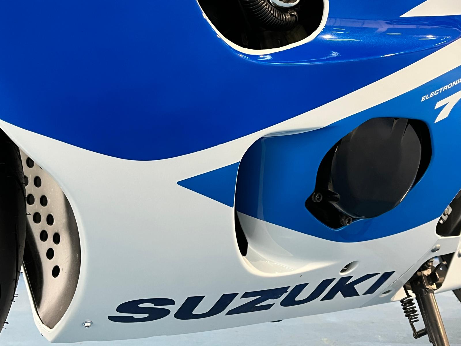 SUZUKI GSXR 750 SRAD - Imagen 33