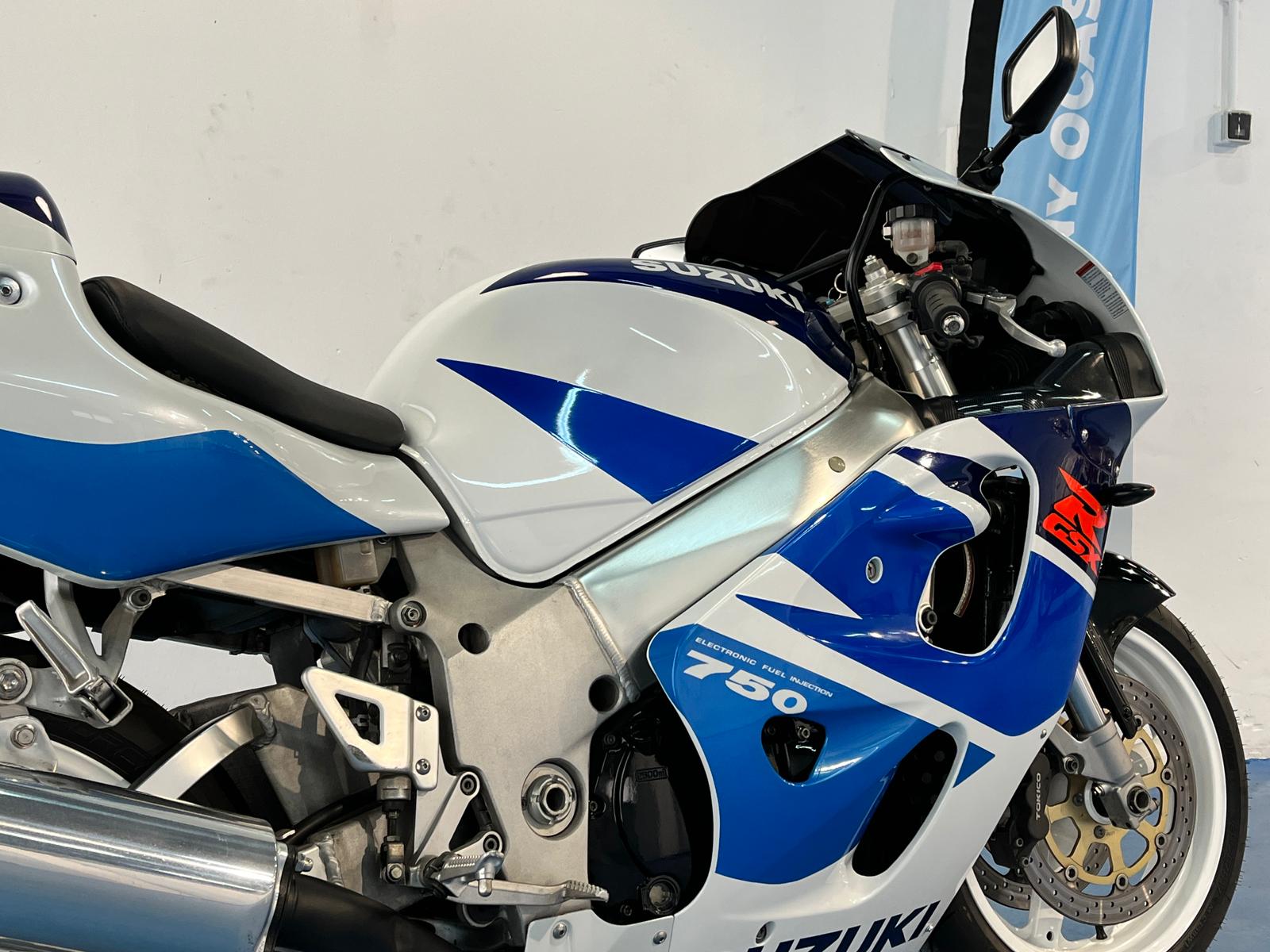 SUZUKI GSXR 750 SRAD - Imagen 47
