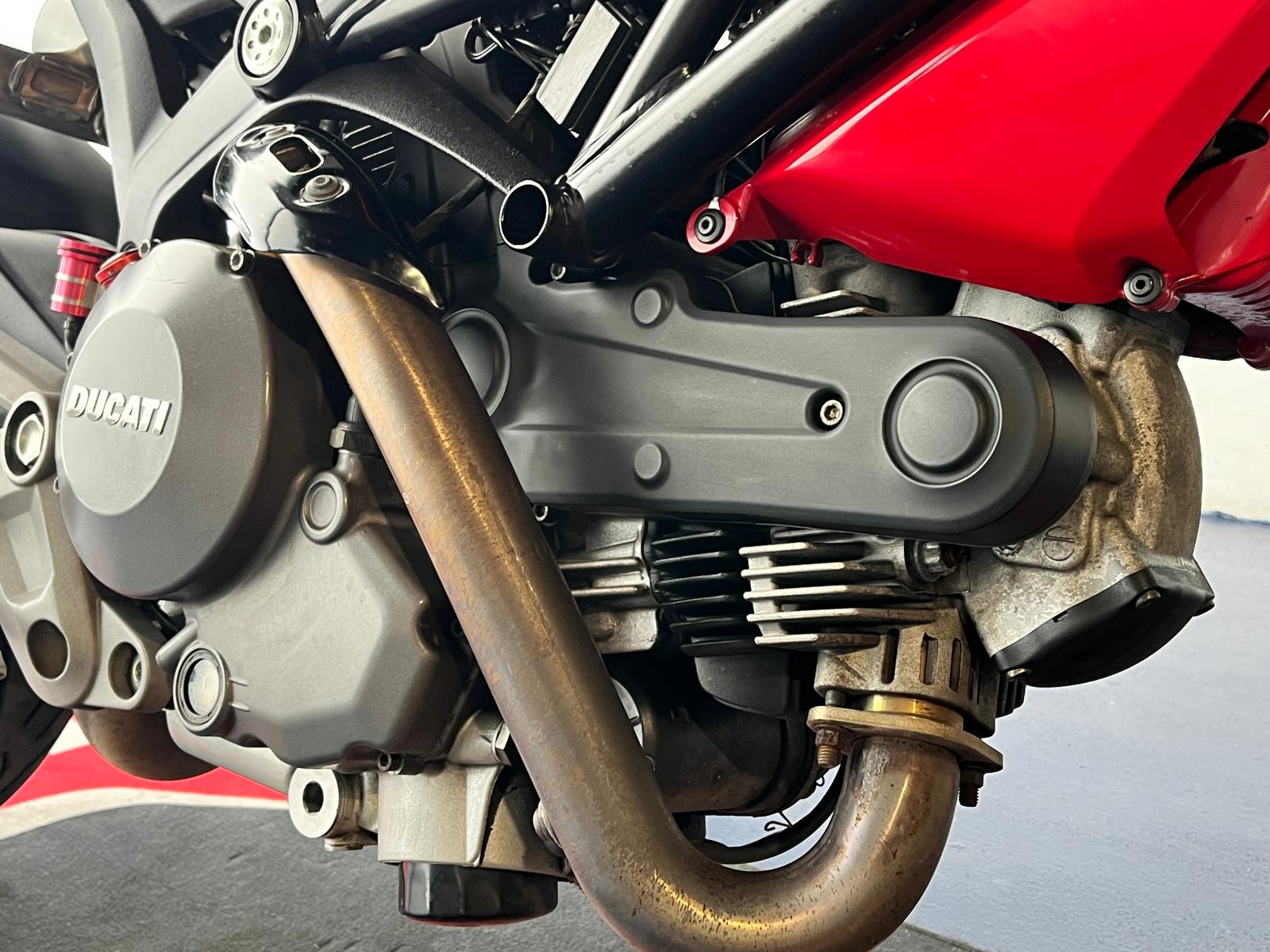 DUCATI MONSTER 696 ABS - Imagen 11