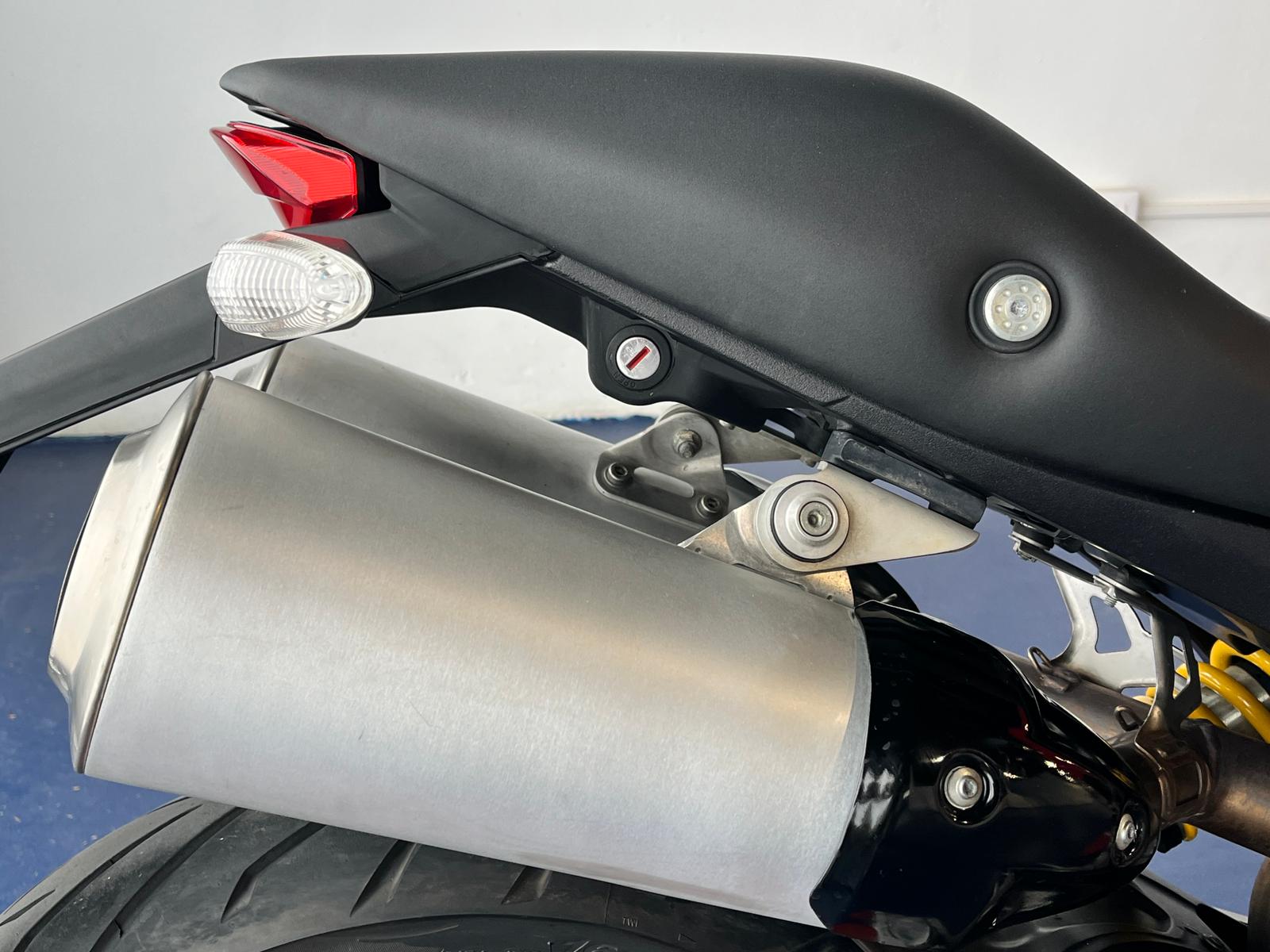 DUCATI MONSTER 696 ABS - Imagen 20