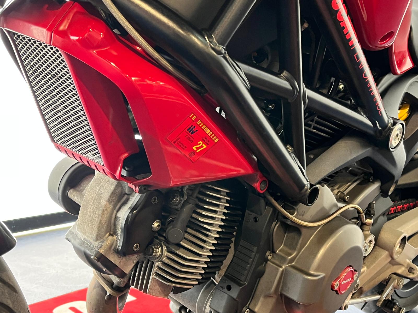 DUCATI MONSTER 696 ABS - Imagen 32