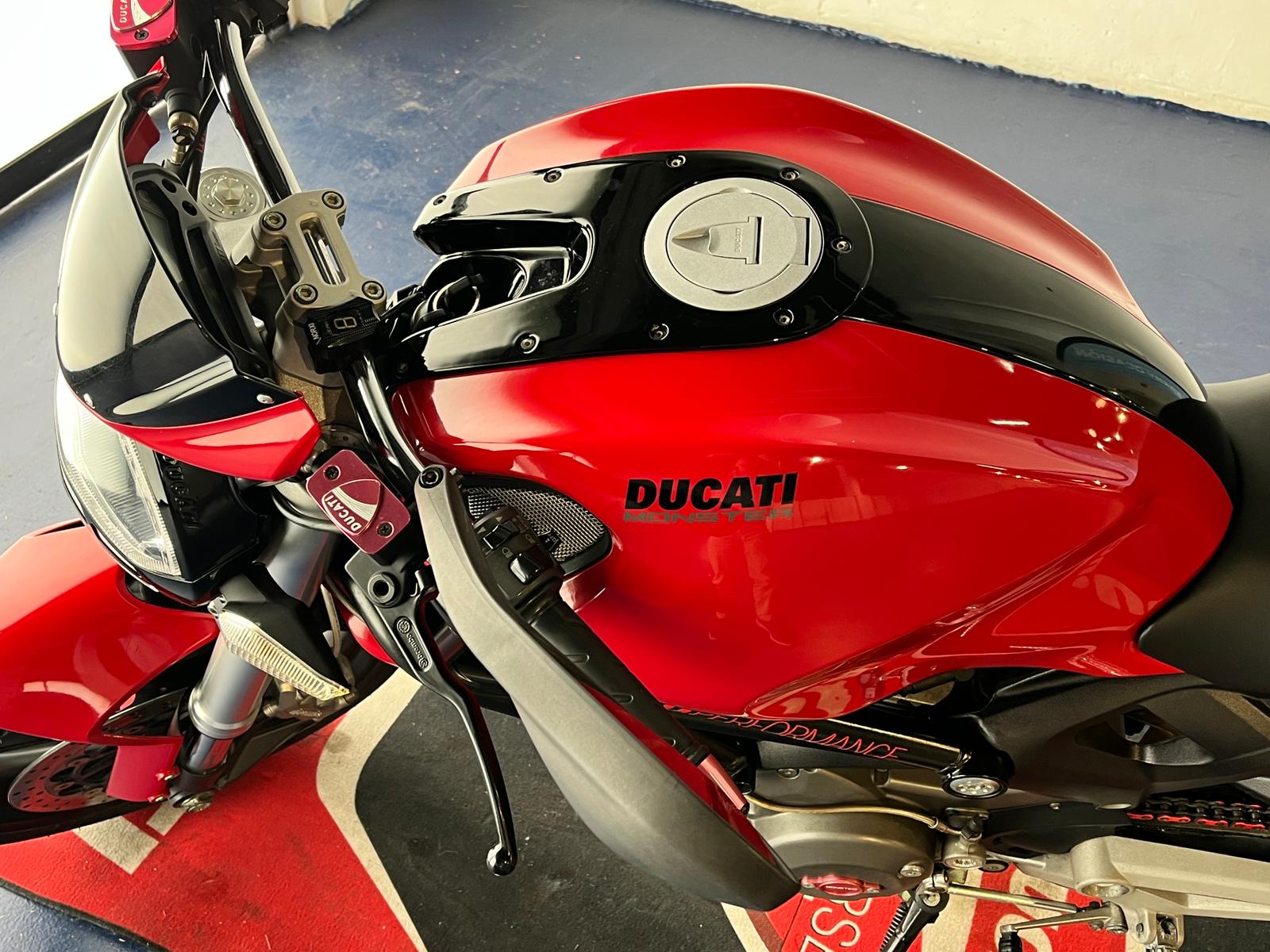 DUCATI MONSTER 696 ABS - Imagen 39