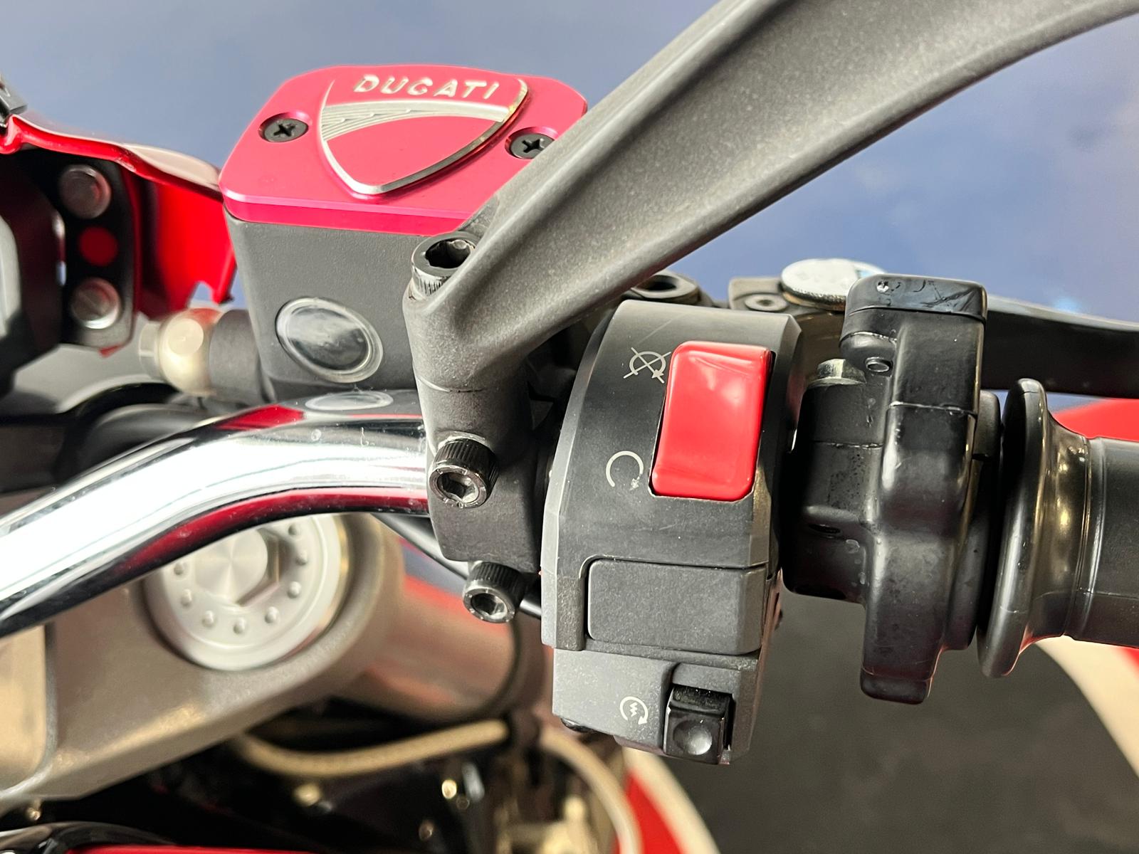 DUCATI MONSTER 696 ABS - Imagen 46