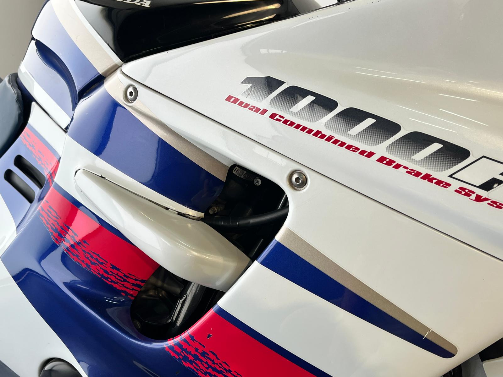 HONDA CBR 1000F 1995 - Imagen 12