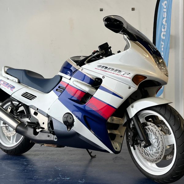 Alternative view of HONDA CBR 1000F 1995
