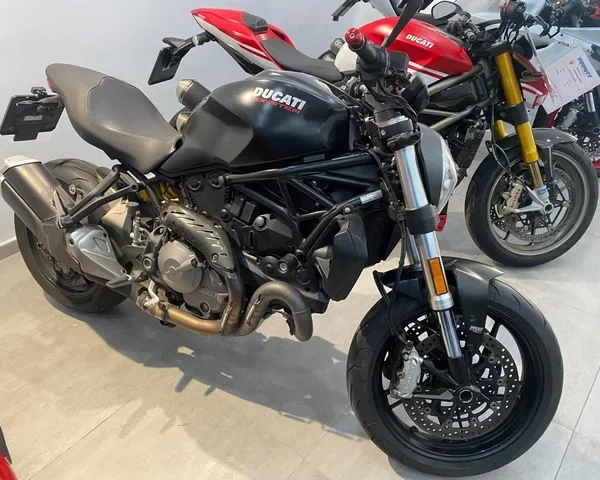 Alternative view of DUCATI MONSTER 821 2018 (A2)