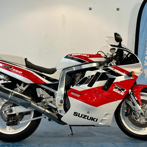 SUZUKI GSXR 750