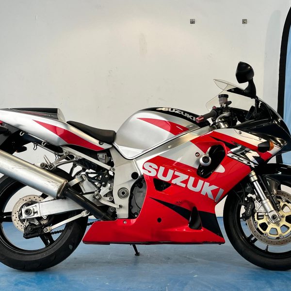 SUZUKI GSXR 750