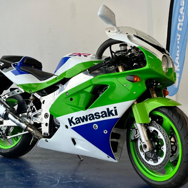 Alternative view of KAWASAKI ZXR750R "K"