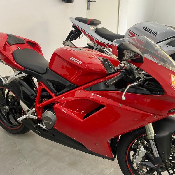 DUCATI 848