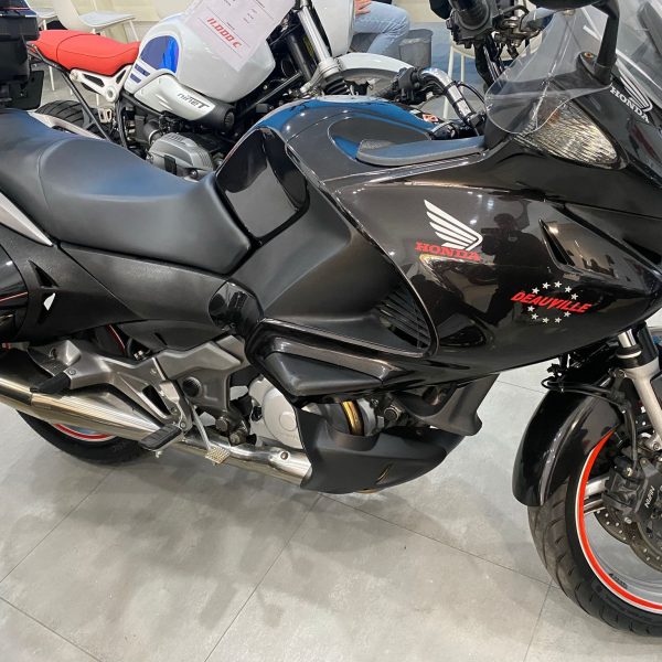 HONDA DEAUVILLE 700