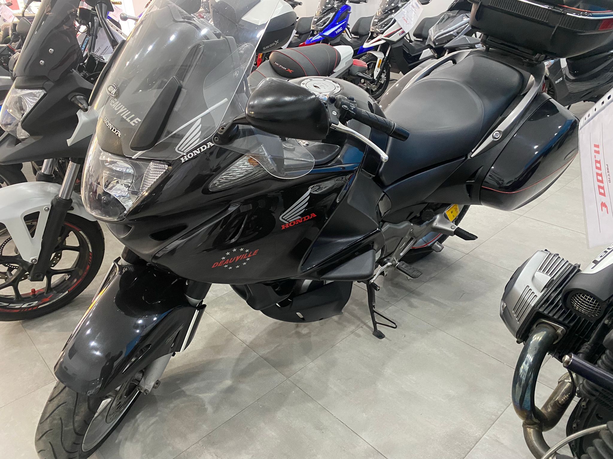 HONDA DEAUVILLE 700 - Imagen 7