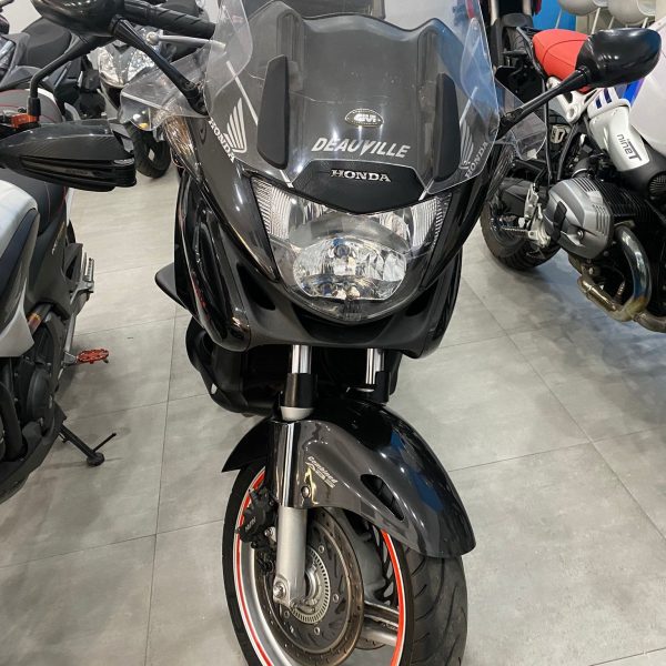 Alternative view of HONDA DEAUVILLE 700