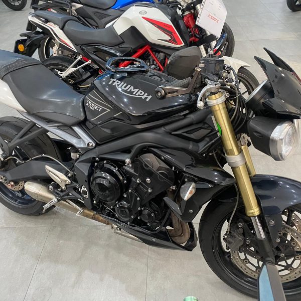 Alternative view of TRIUMPH STREET TRIPLE