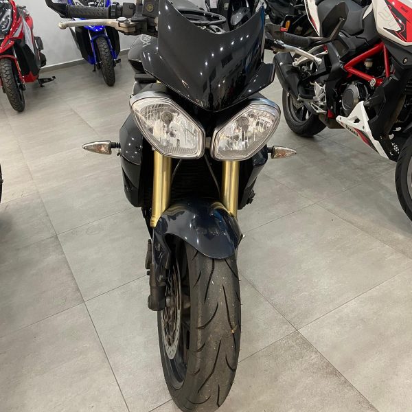 TRIUMPH STREET TRIPLE 675