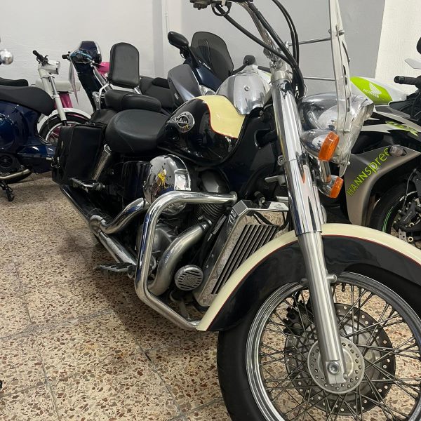 Alternative view of HONDA SHADOW 750