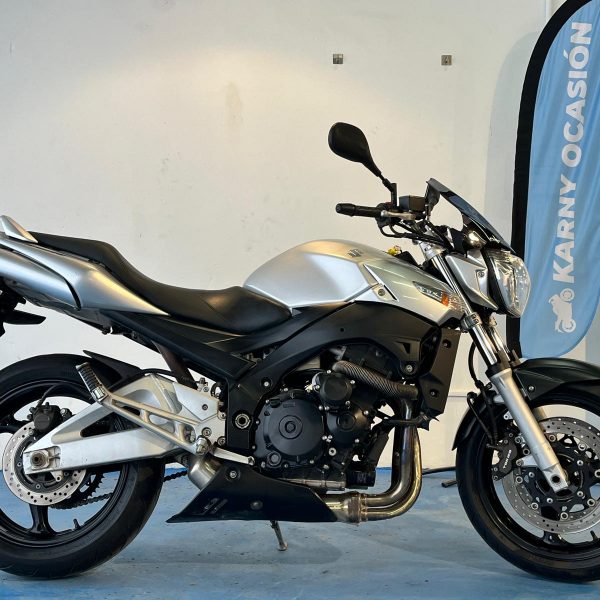 Alternative view of SUZUKI GSR 600