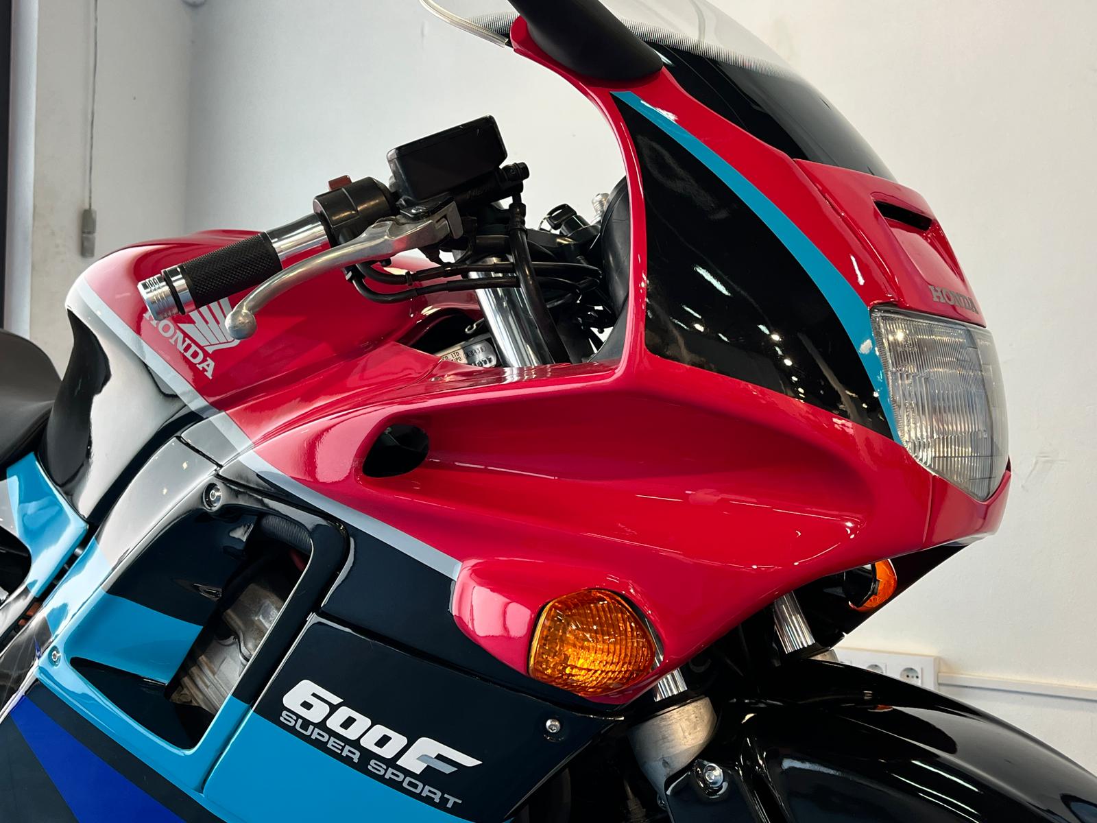 HONDA CBR 600 F BENETON - Imagen 9