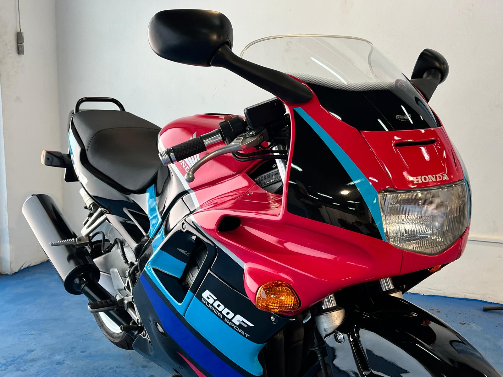 HONDA CBR 600 F BENETON - Imagen 32