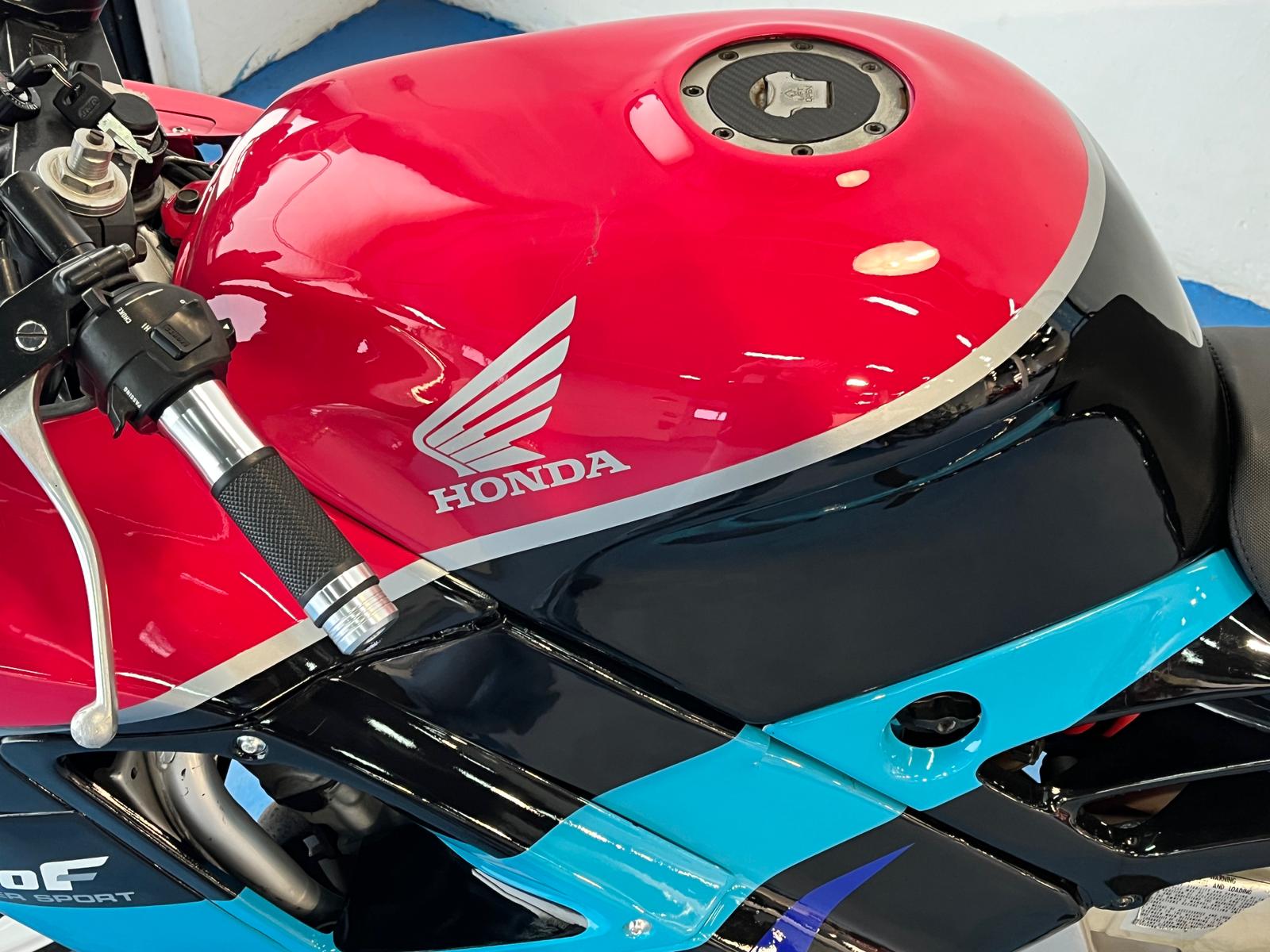 HONDA CBR 600 F BENETON - Imagen 46