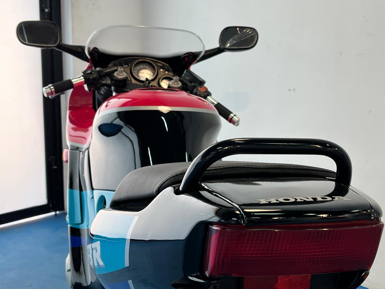 HONDA CBR 600 F BENETON - Imagen 51