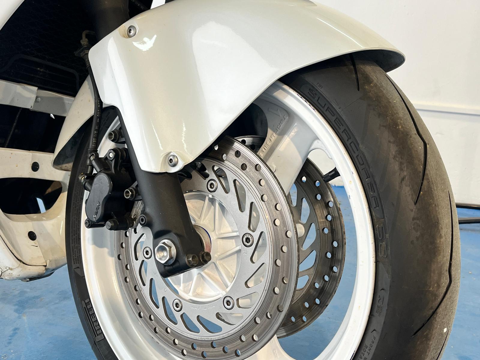 HONDA CBR 1000 F - Imagen 4