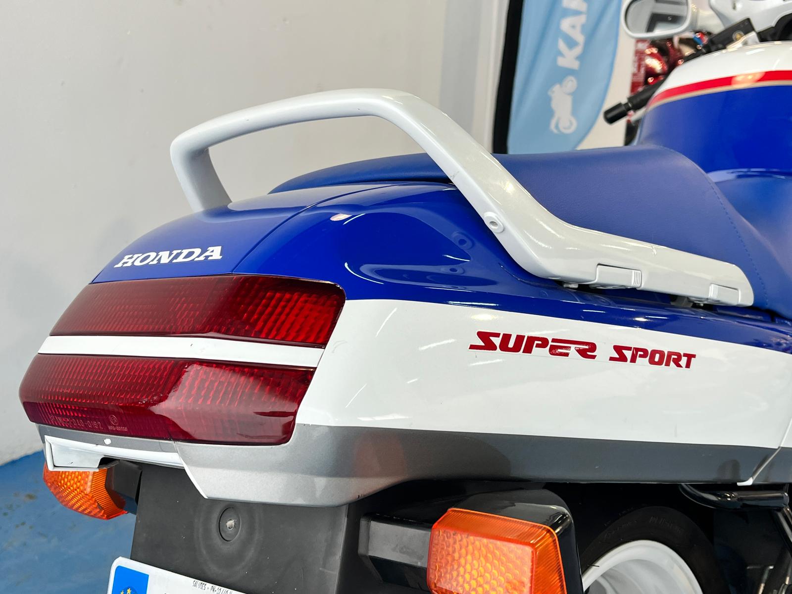 HONDA CBR 1000 F - Imagen 17