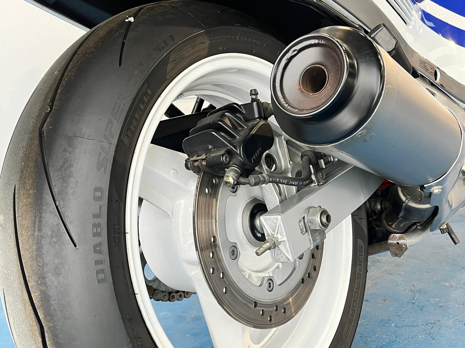 HONDA CBR 1000 F - Imagen 22