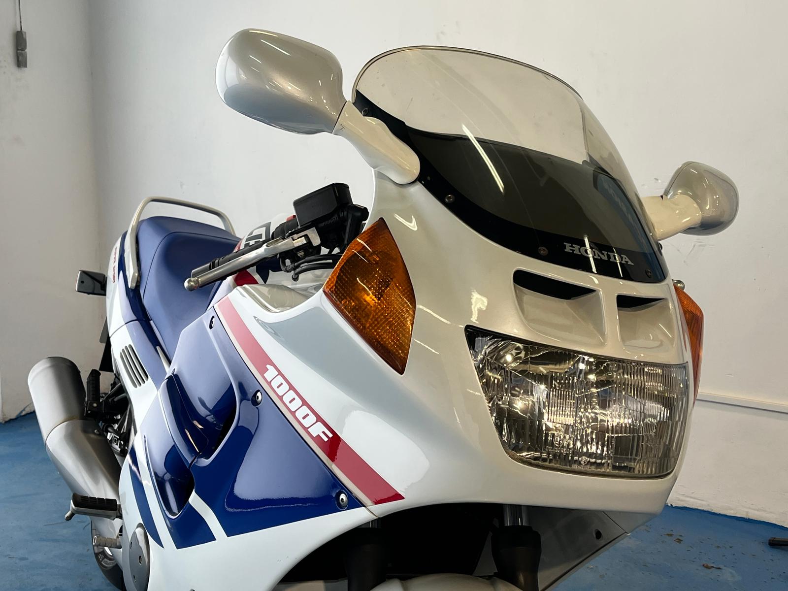 HONDA CBR 1000 F - Imagen 24