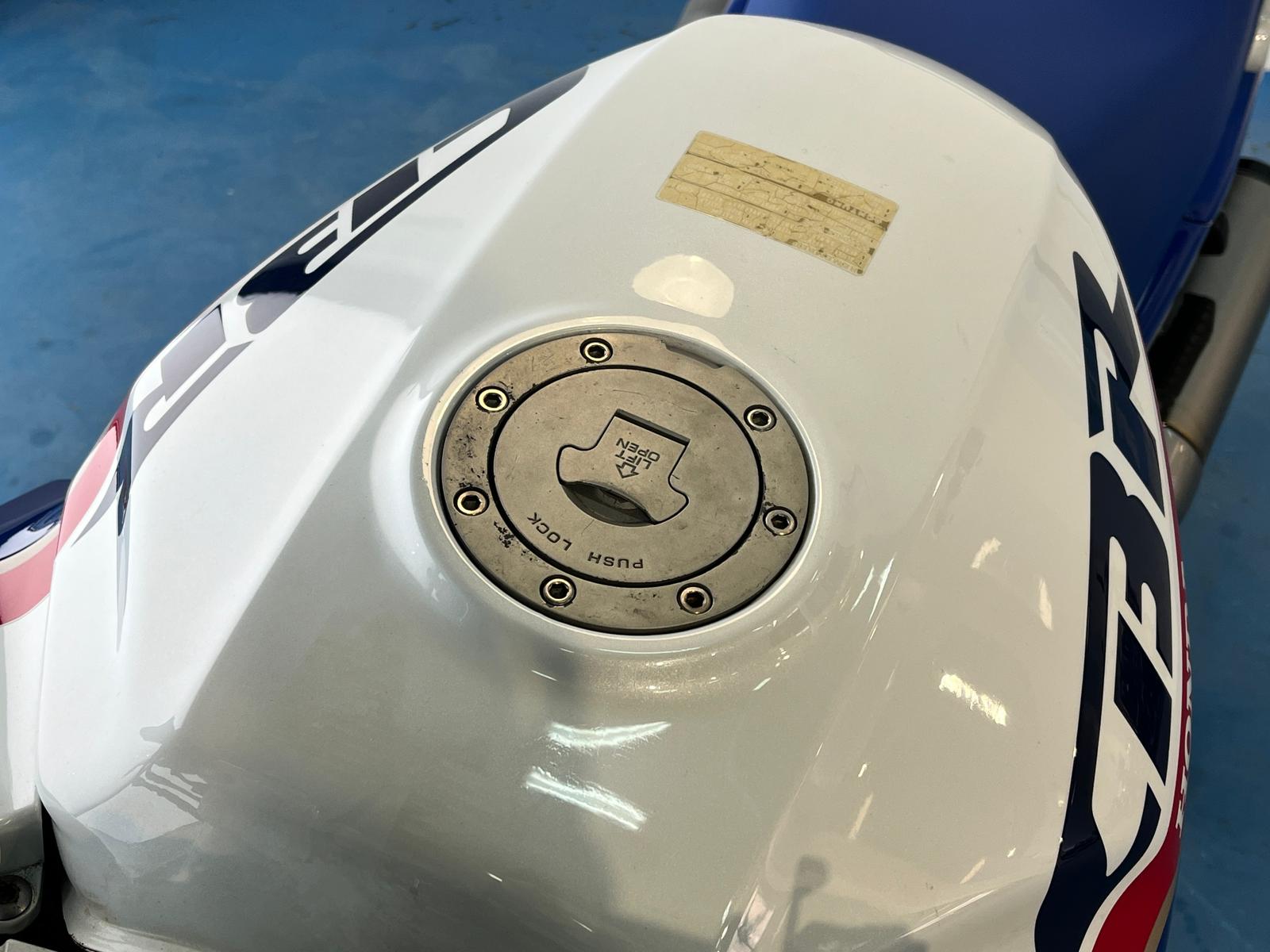 HONDA CBR 1000 F - Imagen 26