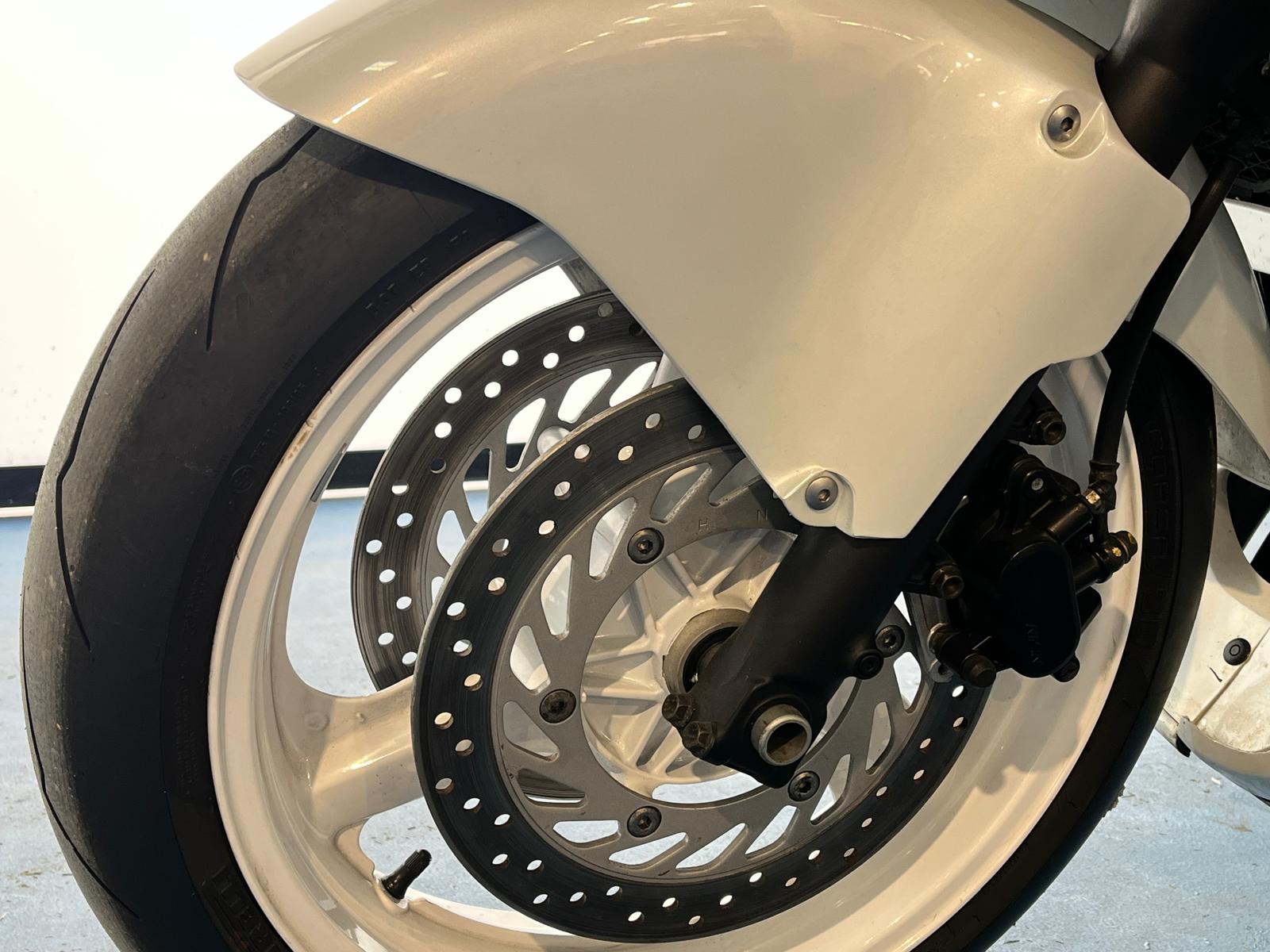 HONDA CBR 1000 F - Imagen 33