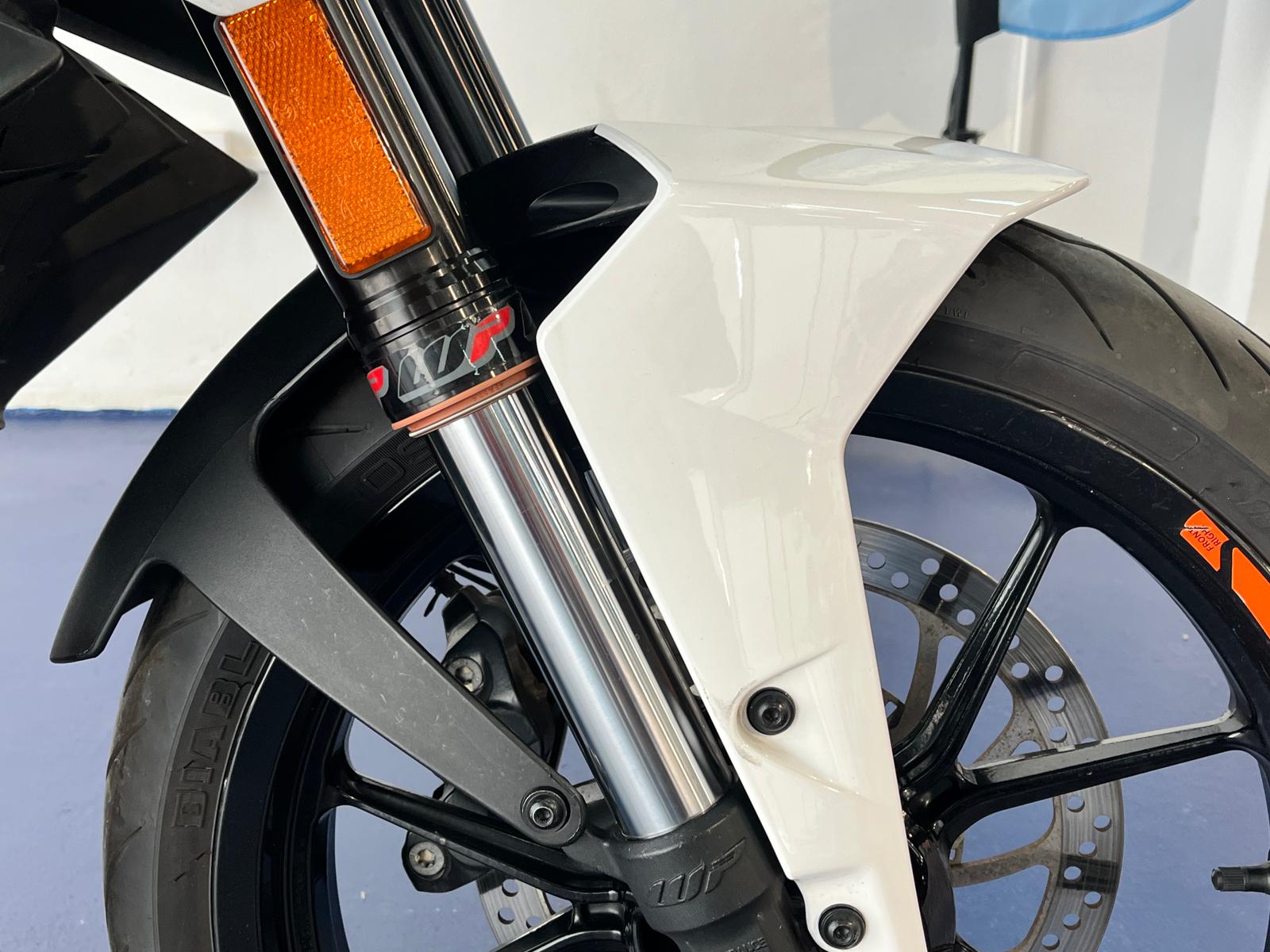 KTM DUKE 125 ABS - Imagen 9