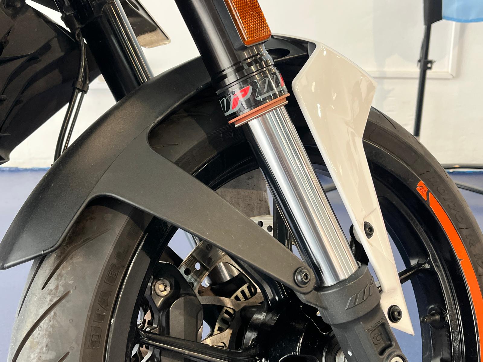 KTM DUKE 125 ABS - Imagen 10