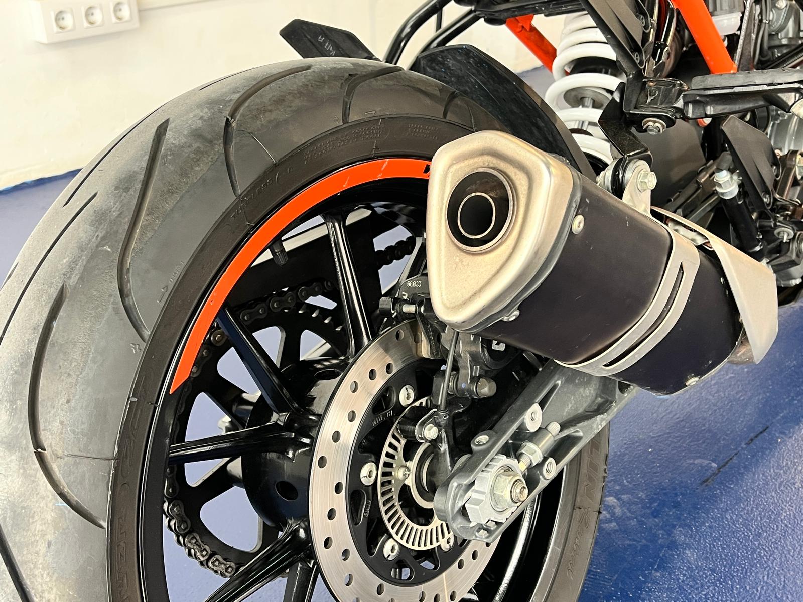 KTM DUKE 125 ABS - Imagen 20