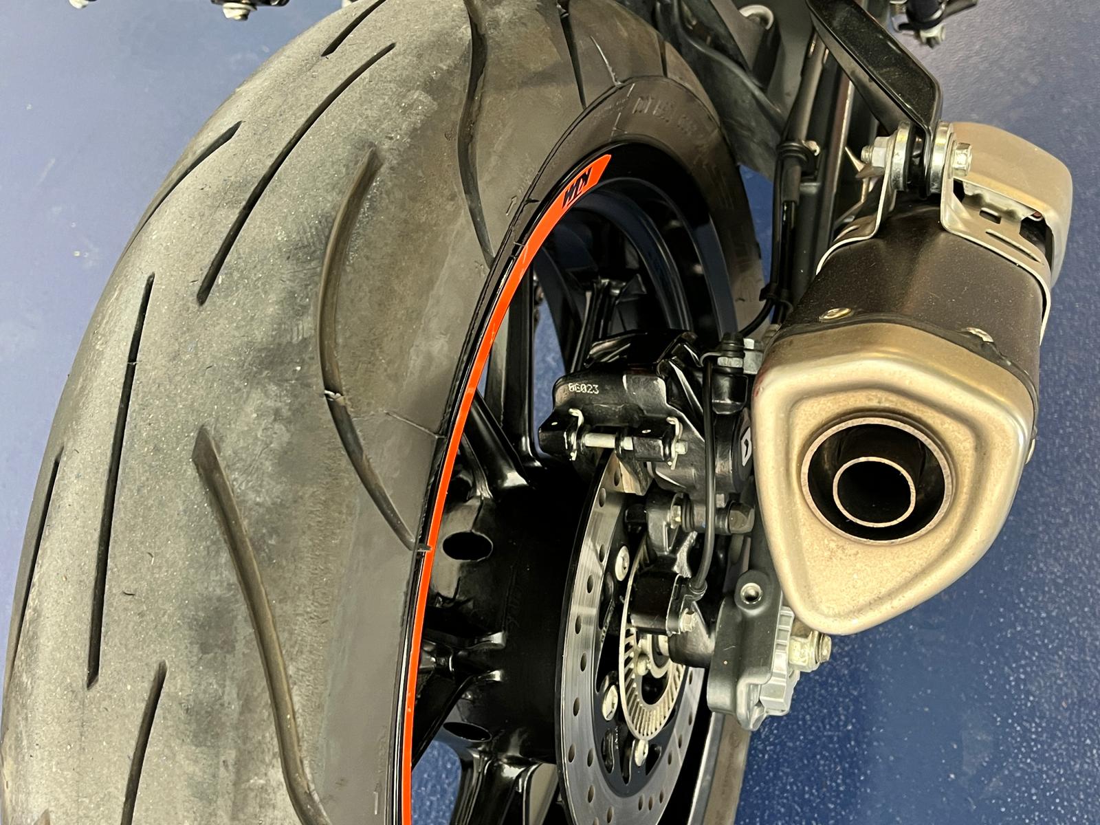 KTM DUKE 125 ABS - Imagen 23