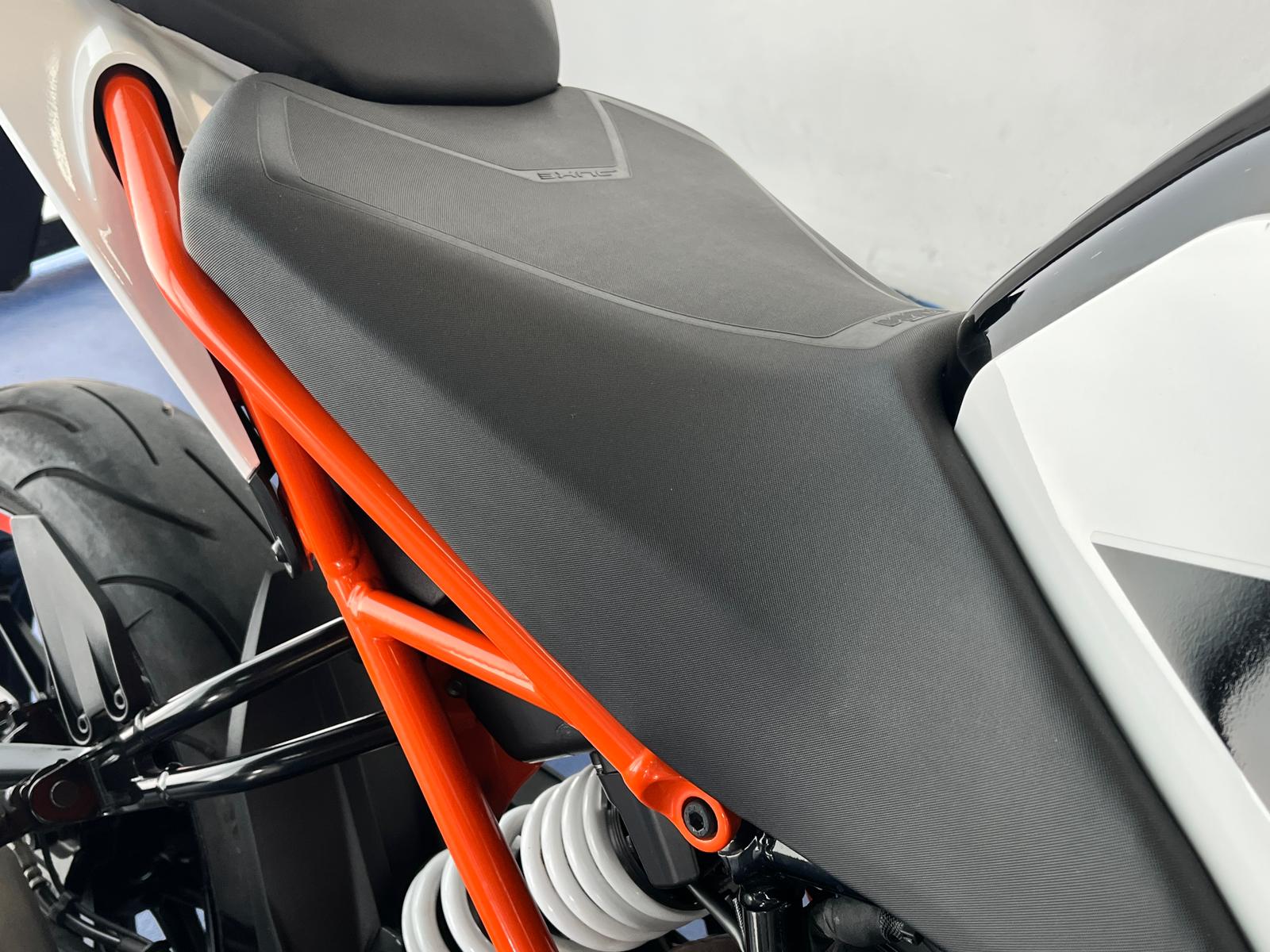 KTM DUKE 125 ABS - Imagen 27