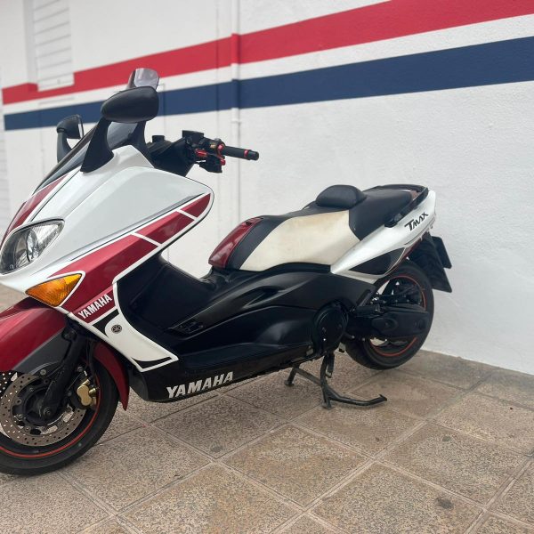 Alternative view of YAMAHA T-MAX 500