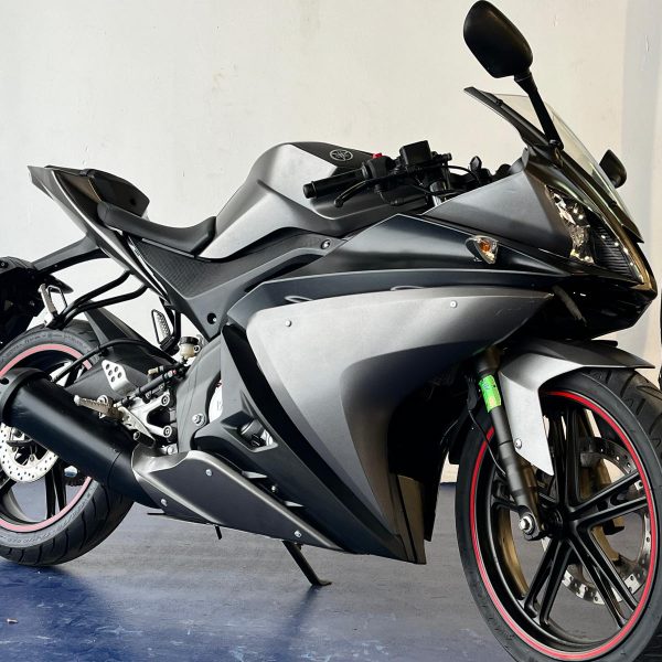 Alternative view of YAMAHA YZF 125