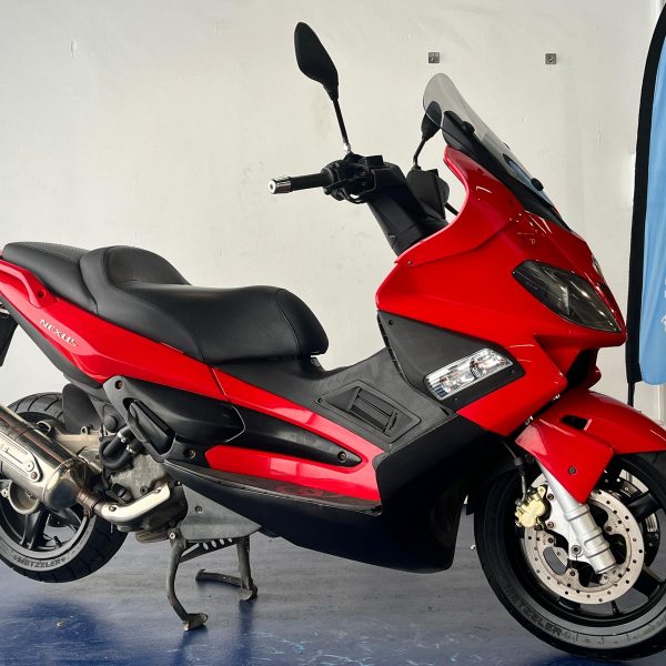 Alternative view of GILERA NEXUXS 500