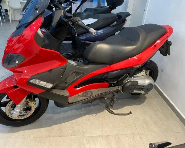 Alternative view of GILERA NEXUXS 500
