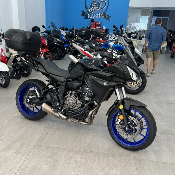 Alternative view of YAMAHA MT07 TRACER