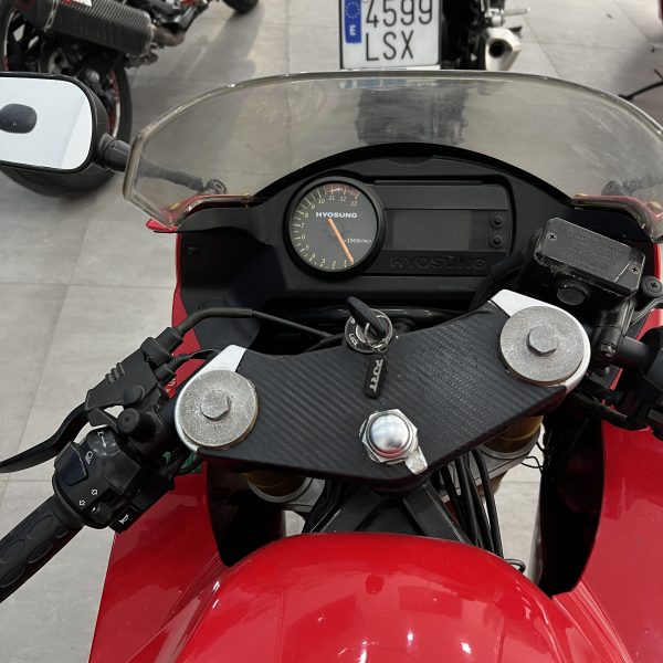 Alternative view of HYOSUNG GT 125 R (2011)